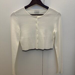 Aritzia Cream Long Sleeve Fitted Crop Cardigan